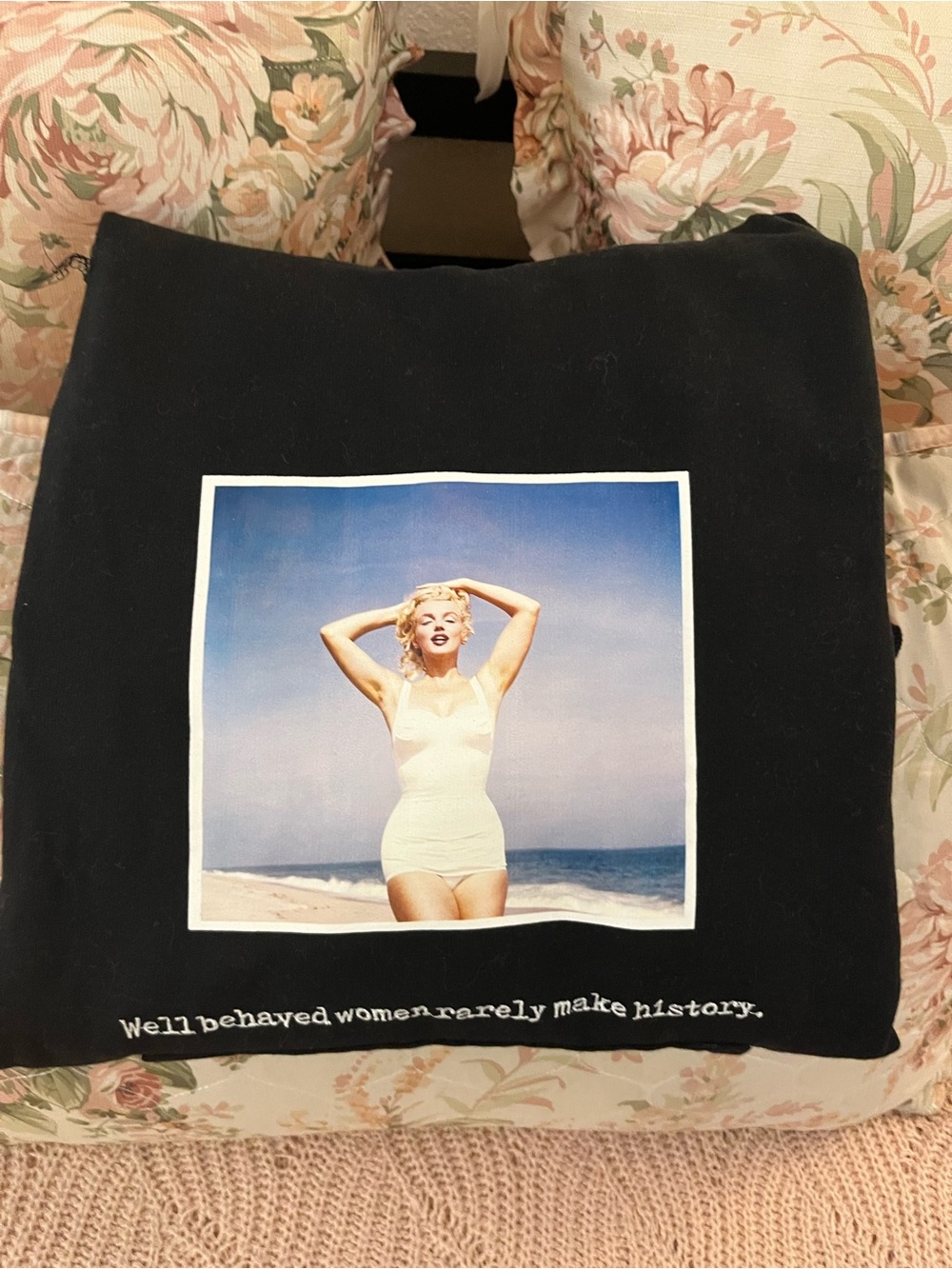Marilyn Monroe black sweatshirt!!